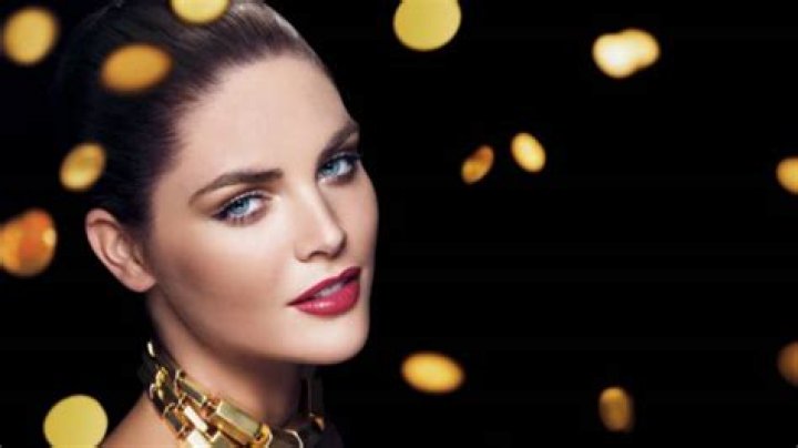 Hilary Rhoda Height, Weight, Measurements, Bra Size, Shoe Size