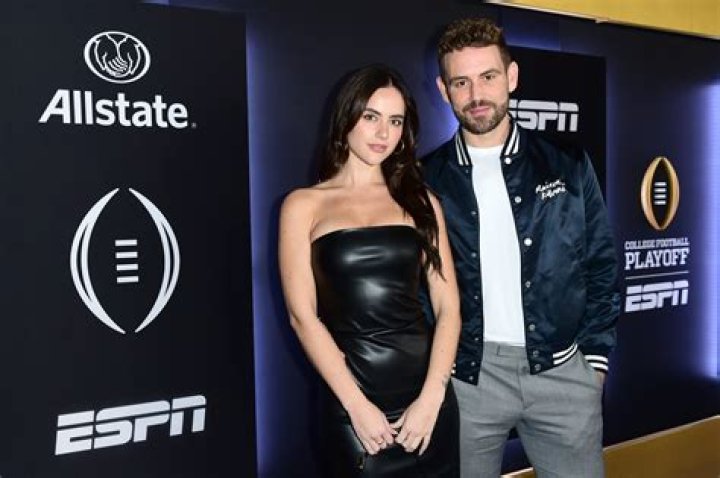 Nick Viall Height, Weight, Body Measurements, Shoe Size